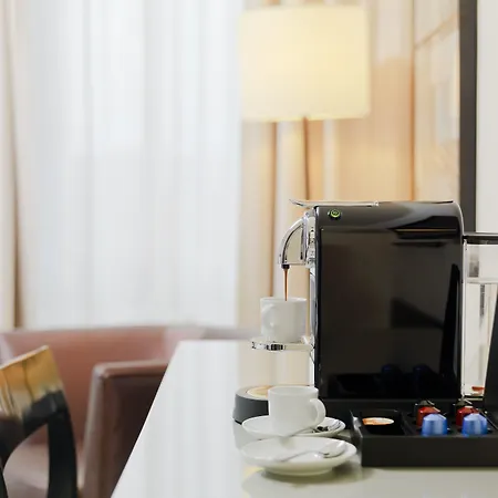 H10 Ku'damm Szálloda 4*